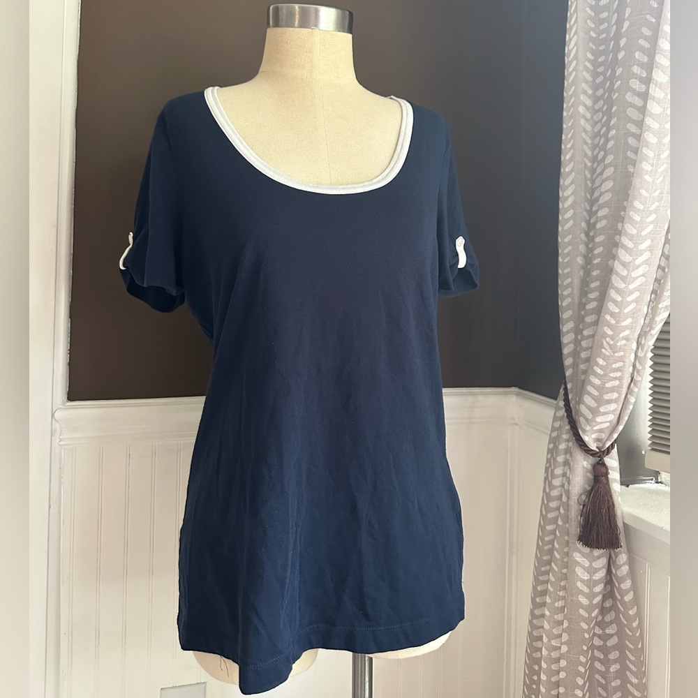 Navy Nautica tee